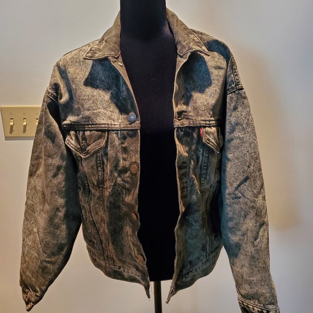 LEVI denim jacket, flannel lined MEDIUM  size.  Vintage.